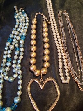 Unbranded Gold Pearl Heart Pendant Necklace - Golden Pearl Statement